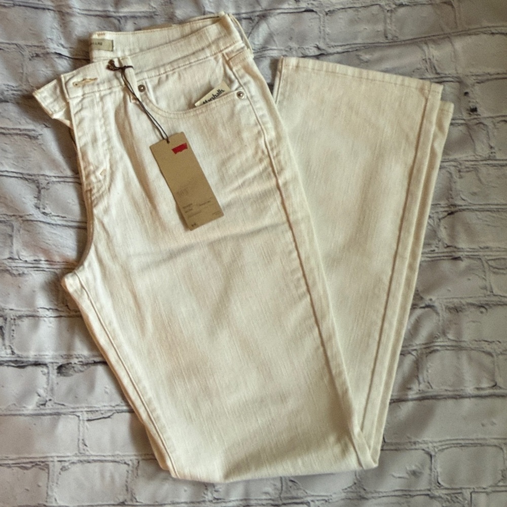 Woman’s Levi's 505 off-White /Cream  Straight-Leg Jeans Size 10M